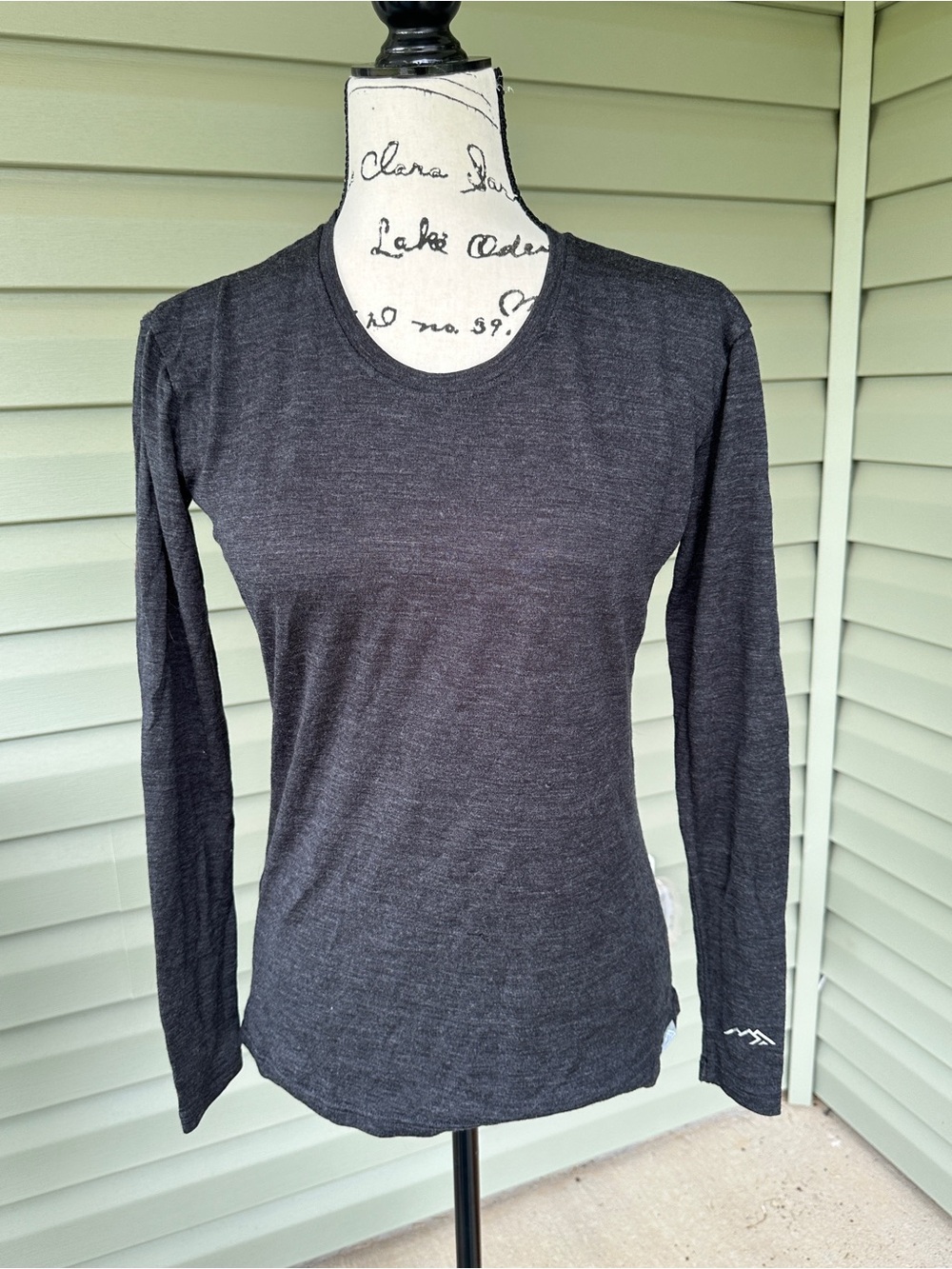 Merino Tech 100% merino wool Long-Sleeve Crew Neck Tee - Charcoal size Small